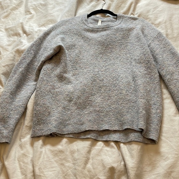 The group by babaton sweater - Picture 3 of 4